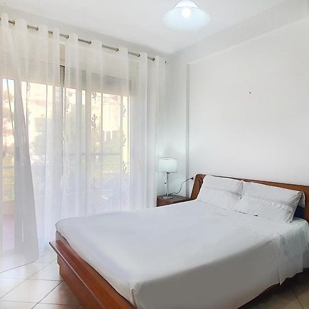 Sea & Sun Apartment Durrës Buitenkant foto