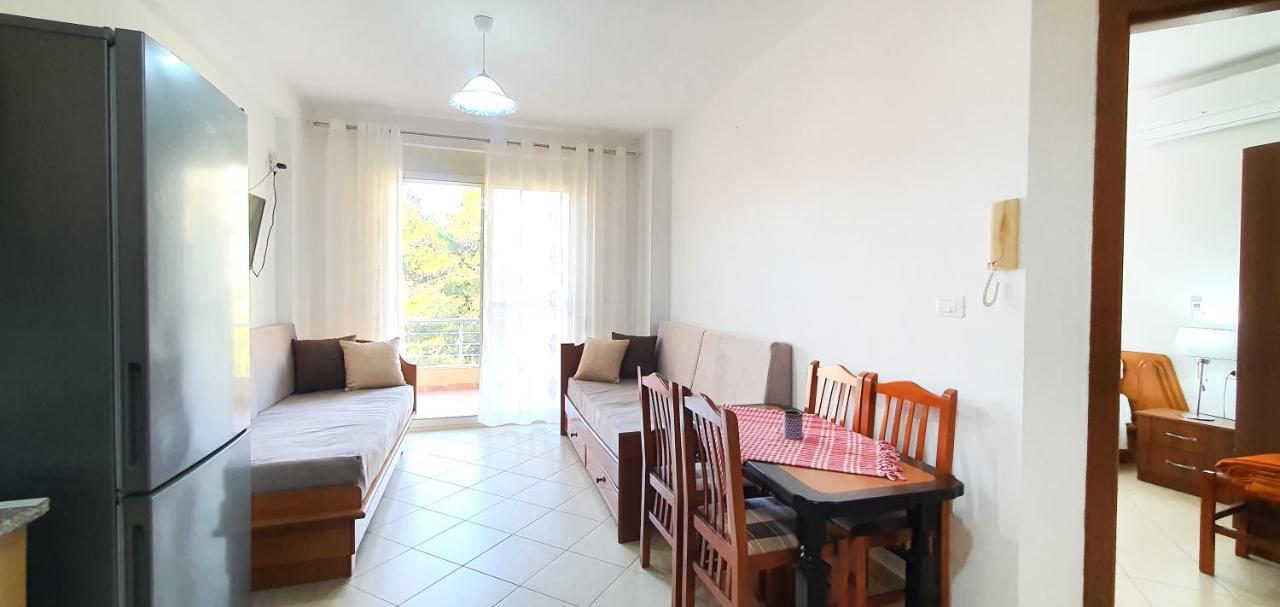 Sea & Sun Apartment Durrës Buitenkant foto