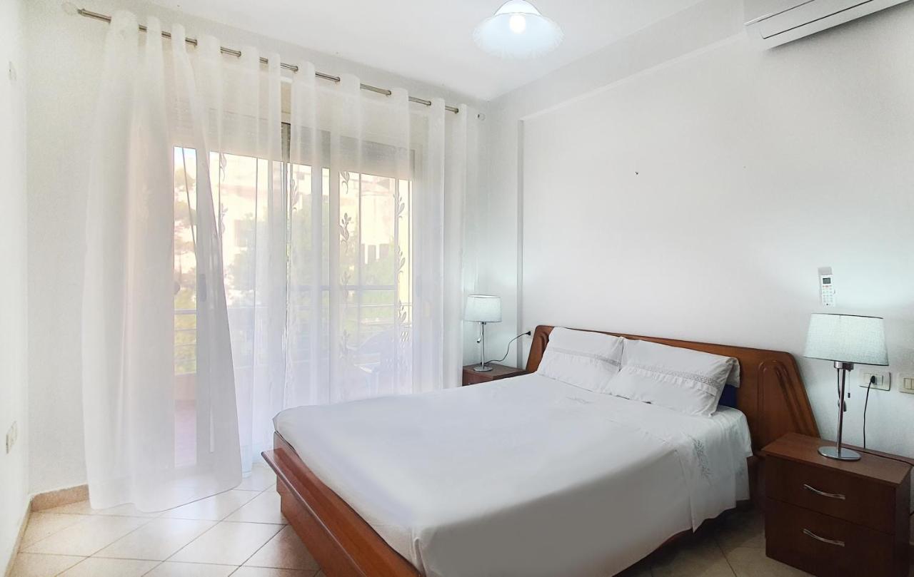 Sea & Sun Apartment Durrës Buitenkant foto