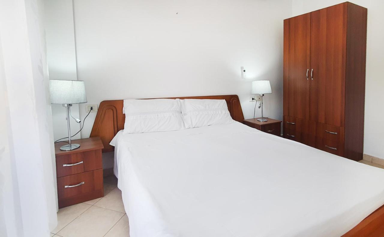 Sea & Sun Apartment Durrës Buitenkant foto